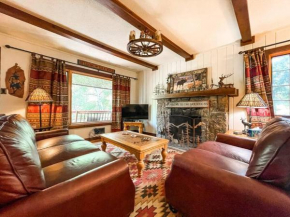 Mountainside Cabin / peaceful / near hiking trails